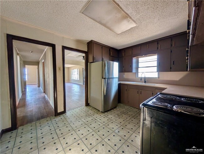 Foto del edificio - 14 Fresno Ave