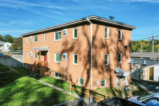 Building Photo - 6711 Blondo St