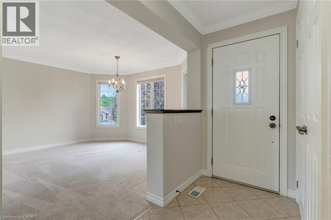 Photo du bâtiment - 121 Crumlin Ln