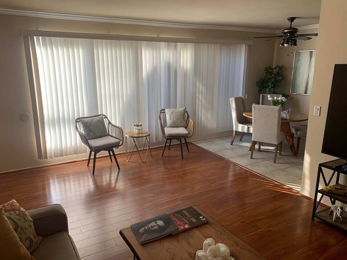 Foto principal - 1221 S Sherbourne Dr