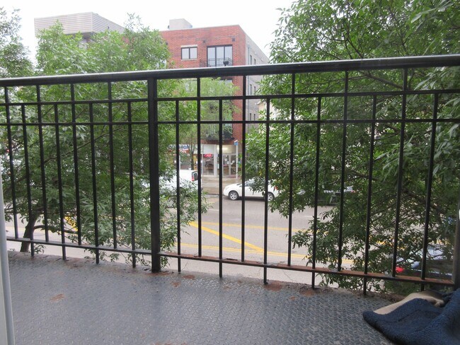 Foto del edificio - 1625 N Western Ave