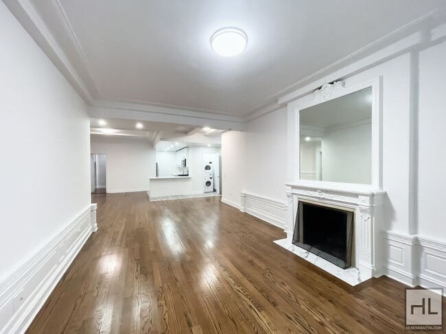 Building Photo - WEST 58 STREET