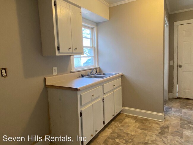 Building Photo - 3 br, 1 bath House - 32 Ross Street