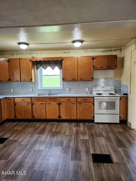 Building Photo - 470 Golden Rule Dr