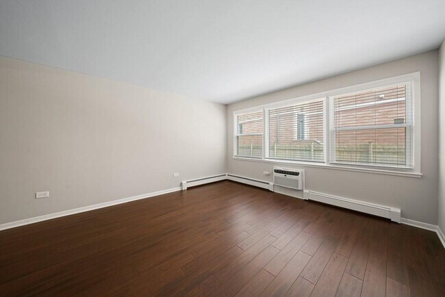 Living Room - 2060 W Chase Ave