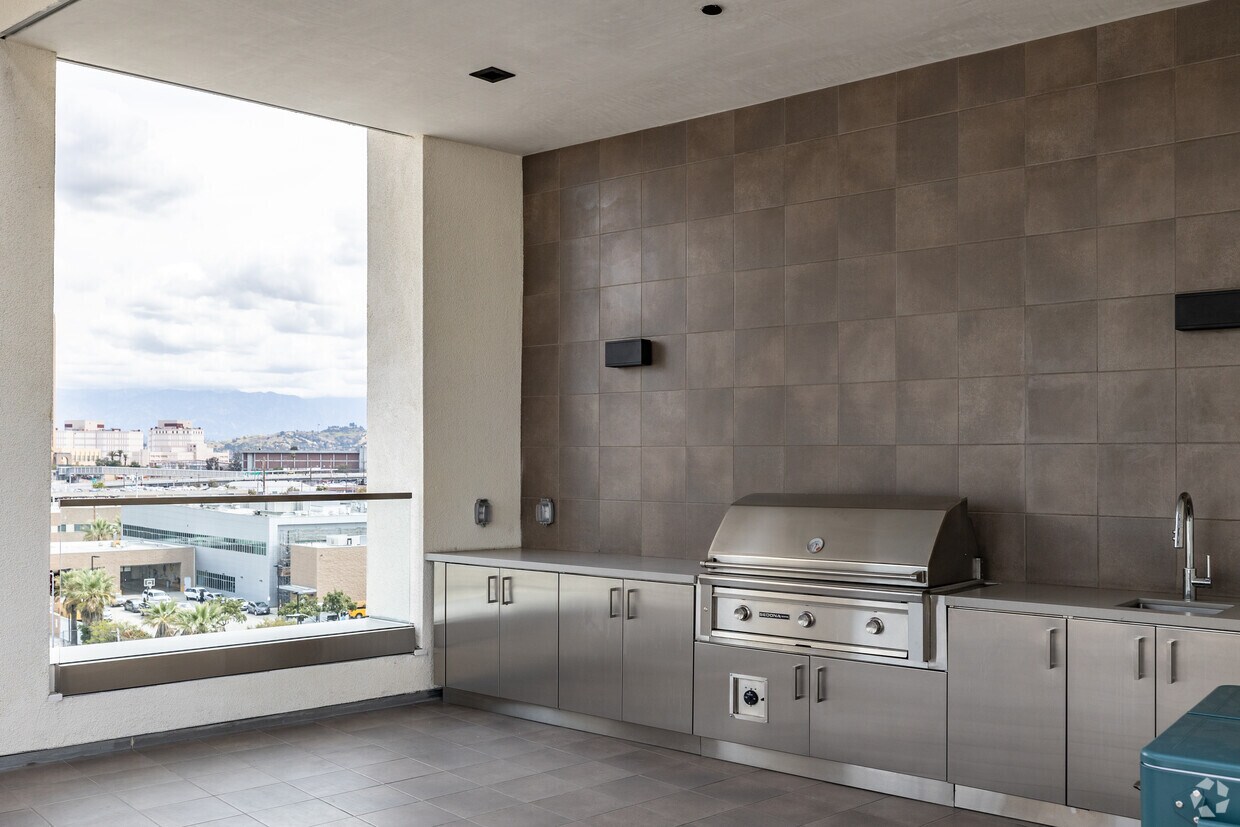 107 Hewitt Apartments in Los Angeles, CA