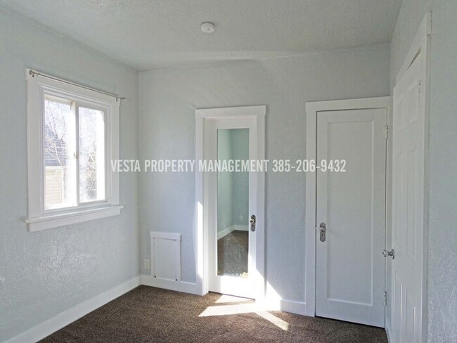 Building Photo - 549 22nd St
