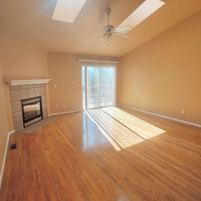 Foto del edificio - Main level living rancher in Briargate