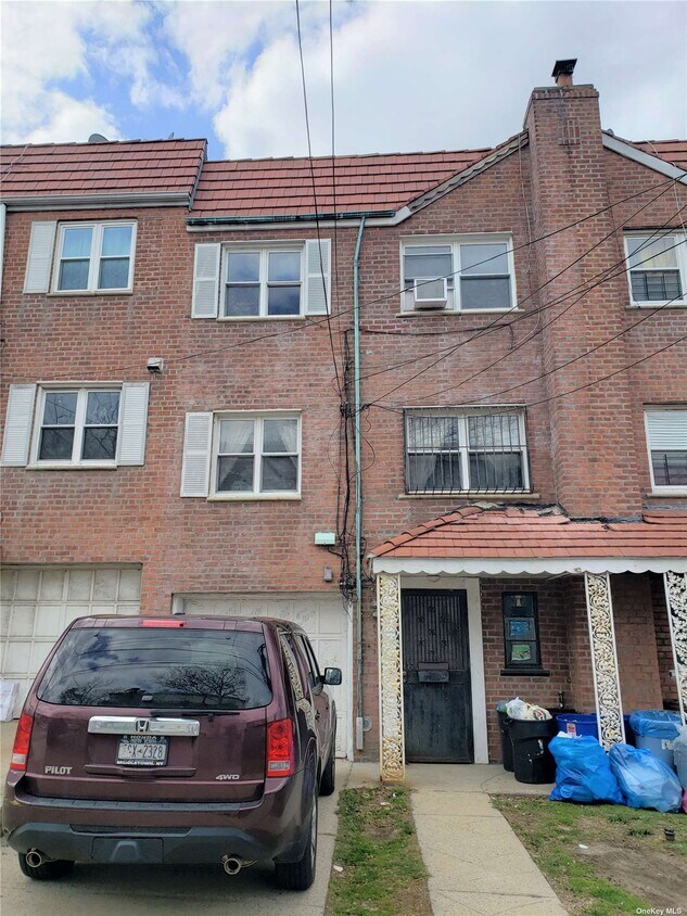 Primary Photo - 59-52 156th St