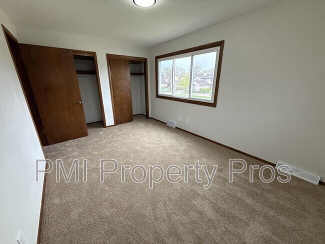 Foto del edificio - 8148 S 88th St