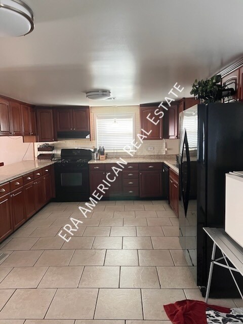 Foto del edificio - 304 Harding Rd