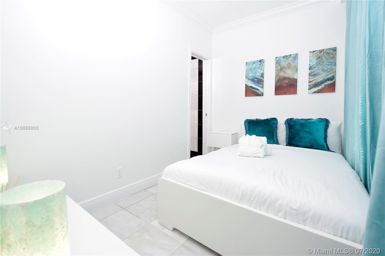 Building Photo - 1619  Lenox Ave 6 Miami Beach Fl 33139