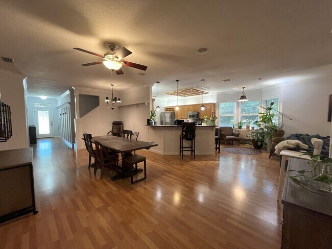 Building Photo - Private Oasis in Emerald Woods off NW 39th...
