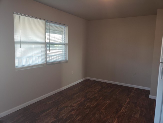 Foto del edificio - 261 N Tyndall Pkwy