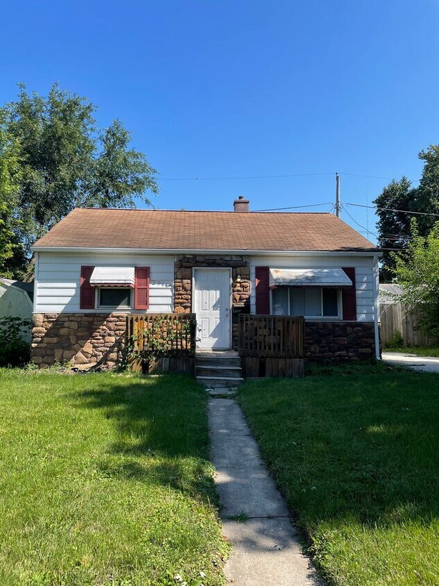 Primary Photo - 2 Bedroom Single Family Home-Vinton Schools