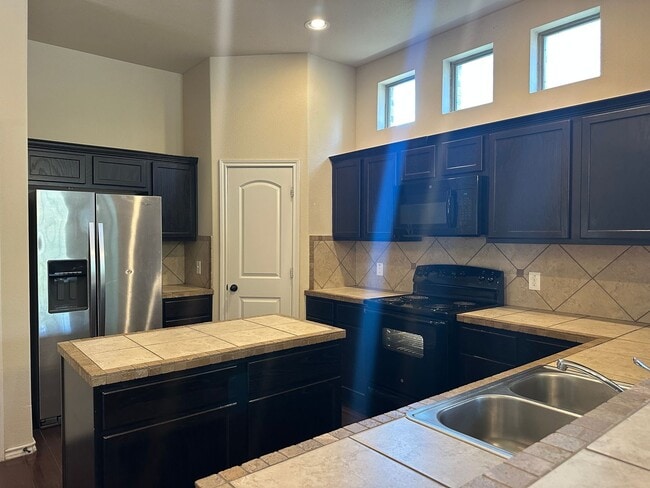 Building Photo - Townhome for rent