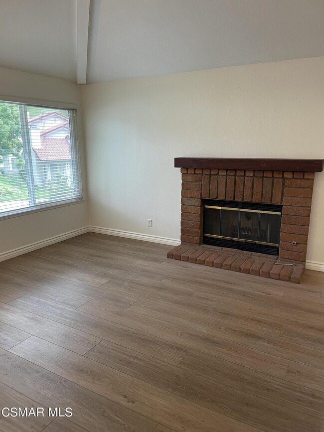 Foto del edificio - 977 Quarterhorse Ln