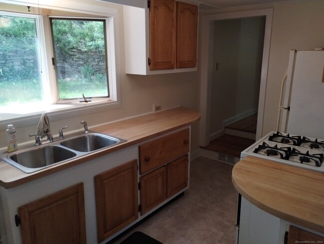 Building Photo - 15 Laurel St