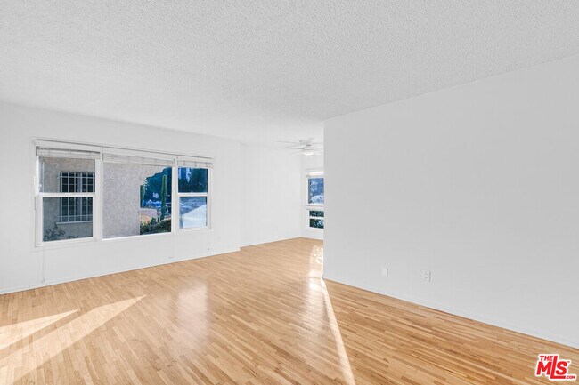 Foto del edificio - 122 Croft Ave