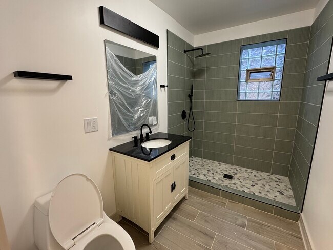 Foto del edificio - 7812 S Paxton Ave