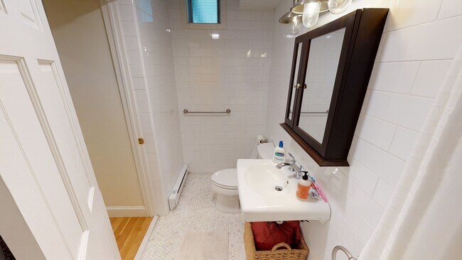 Foto del edificio - 1 Gloucester St