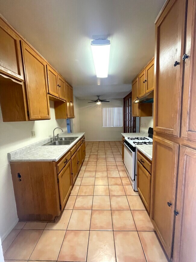 Foto del edificio - 575 Fifield St