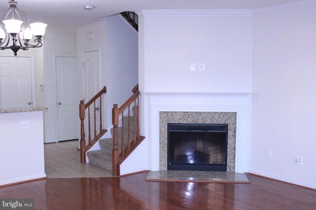 Foto del edificio - 42525 Highgate Terrace