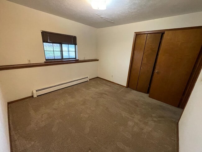 Building Photo - 6556 Bella Vista Dr NE