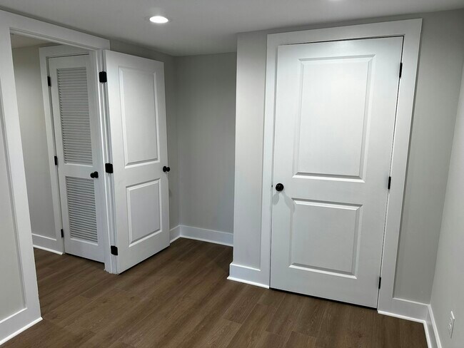 Foto del edificio - 2110 E Raccoon Valley Dr