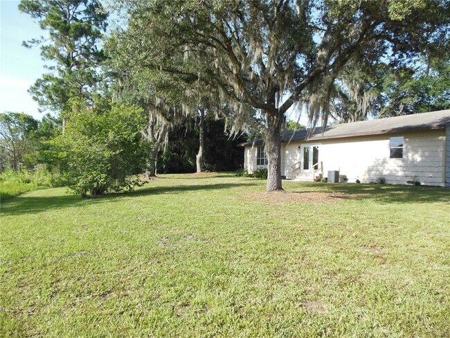 Foto del edificio - 2422 Lake Tiny Rd