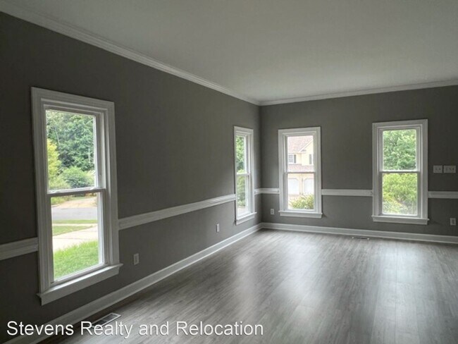 Building Photo - 4 br, 2.5 bath House - 5717 Raddington Street