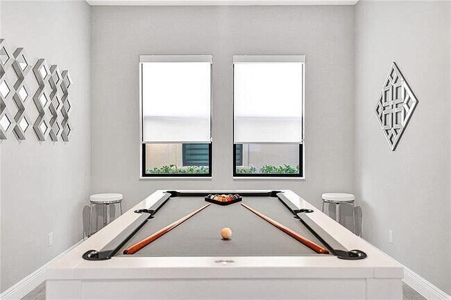 Foto del edificio - 11720 Waterway Cir