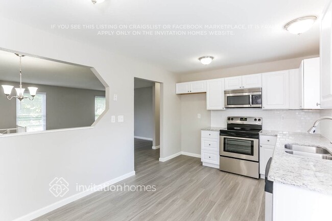 Foto del edificio - 11193 Forest Ave