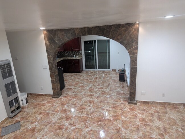 Foto del edificio - 2405 Skyline Dr