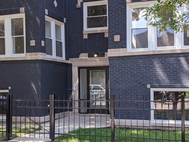Building Photo - 1130 N Ridgeway Ave