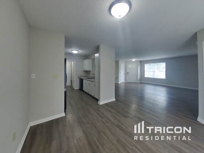 Building Photo - 4220 Village Trace Drive Indianapolis IN