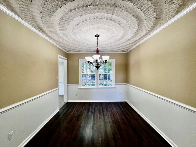 Building Photo - Welcome to this beautiful home in Salem La...