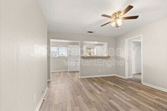Building Photo - 4404 Pecan Ln