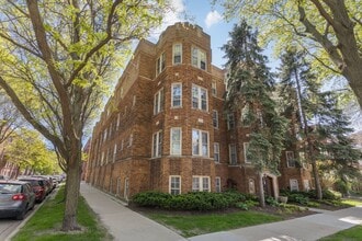Building Photo - 2633 W Ainslie St