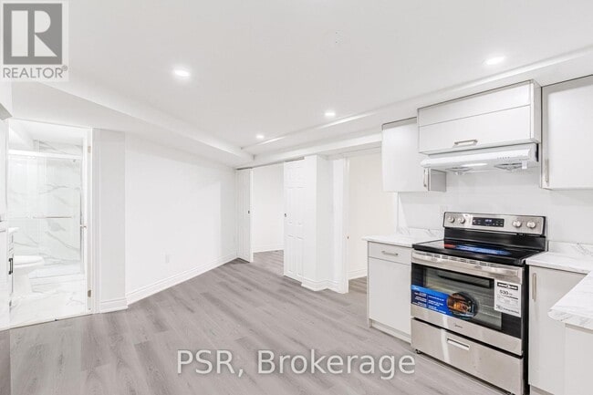 Building Photo - 24 Skelmore Crescent