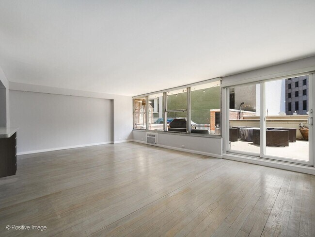 Foto del edificio - 1000 N Lake Shore Dr