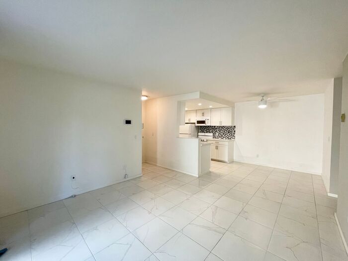 Foto principal - 1 Bedroom / 1 Bath Charming Condo in Missi...