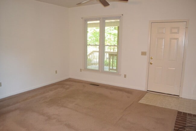 Foto del edificio - 109 Clemson St