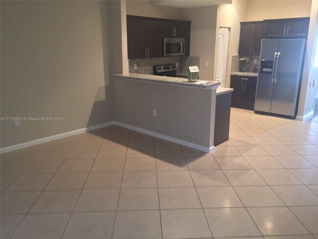 Foto del edificio - 21219 NW 14th Pl
