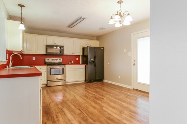 Foto del edificio - 2803 Henson Pl