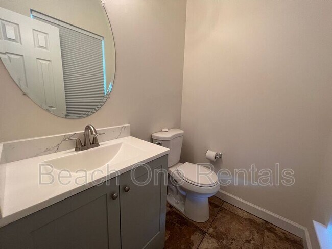 Building Photo - 701 Painted Bunting Dr