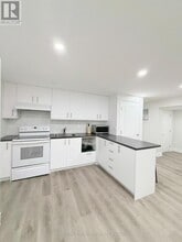 Building Photo - 3477 Riverspray Crescent