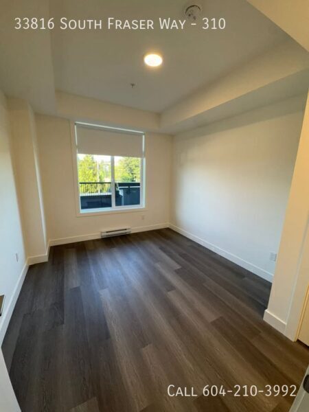 Building Photo - Downtown Abbotsford – Like New 1 Bed