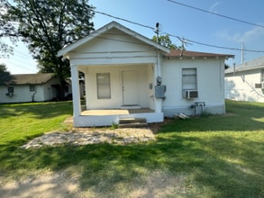Building Photo - 511 St John St