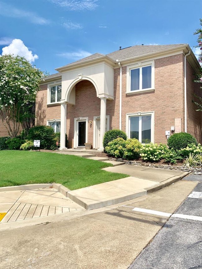 1608 Kirby Pkwy, Memphis, TN 38120 House for Rent in Memphis, TN